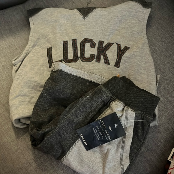 Lucky Brand Other - NWT LUCKY BRAND - Boys Sleeveless hoodie and shorts set - size 6